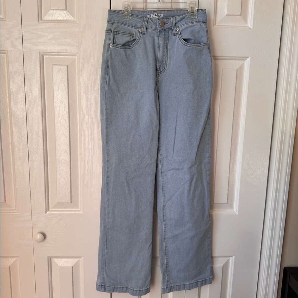 Women's Light Blue Jeans